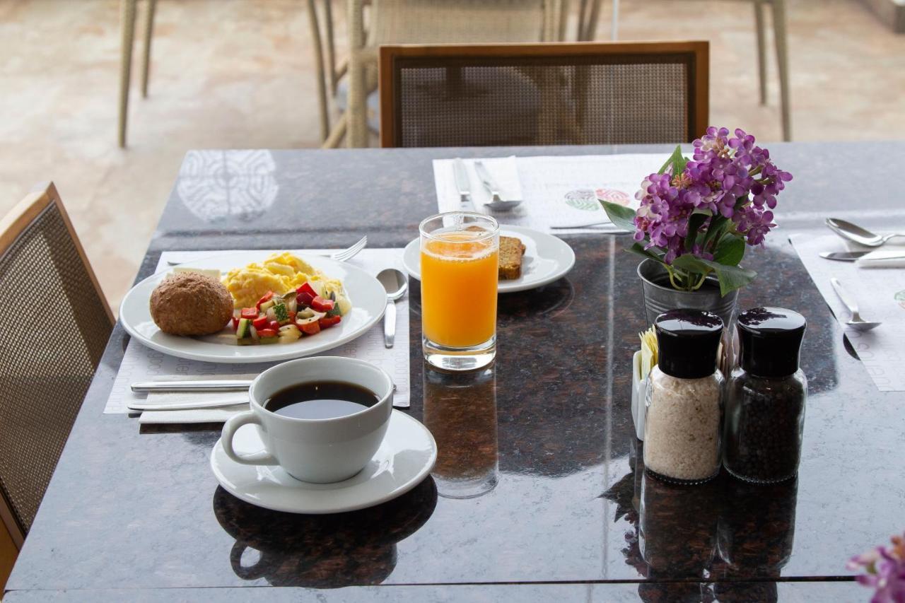 Tierra Viva Trujillo Hotel Ngoại thất bức ảnh